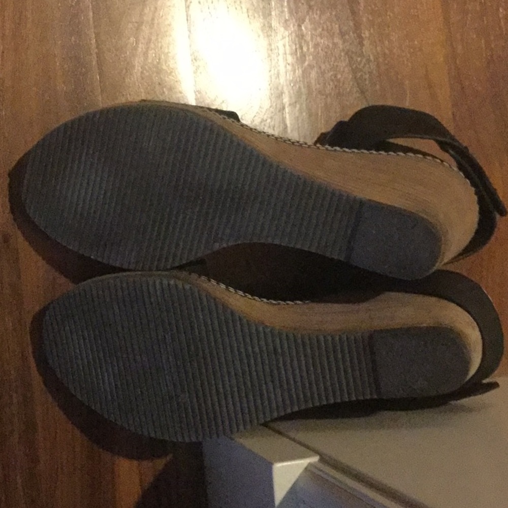 Sandals - Picture 4 of 4